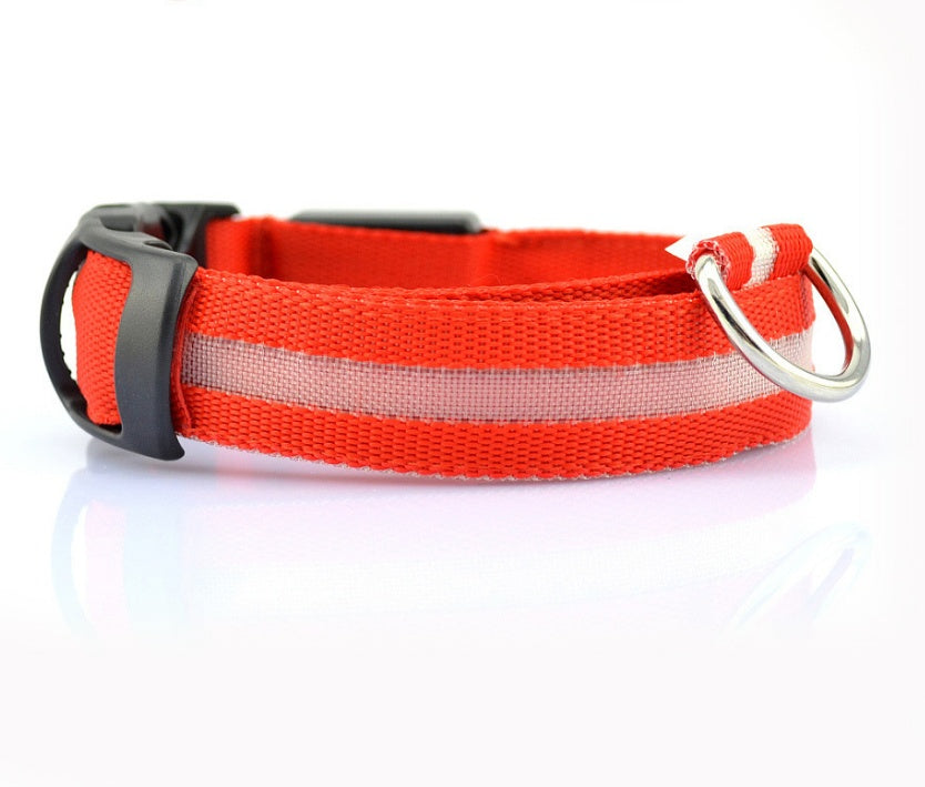Lysande justerbart LED-halsband för hundar och katter– lysande, blinkande (glow in the dark)